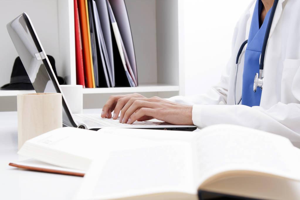 面向廣大醫(yī)院用戶提供“線上+線下”鏈?zhǔn)椒?wù)體系，延伸高端影像診斷資源下基層，提升廣大群眾的就診滿意度。