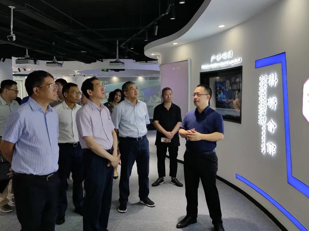 全國人大常委會委員、農(nóng)工黨中央專職副主席楊震一行蒞臨健培科技調(diào)研醫(yī)療AI產(chǎn)業(yè)的融合發(fā)展