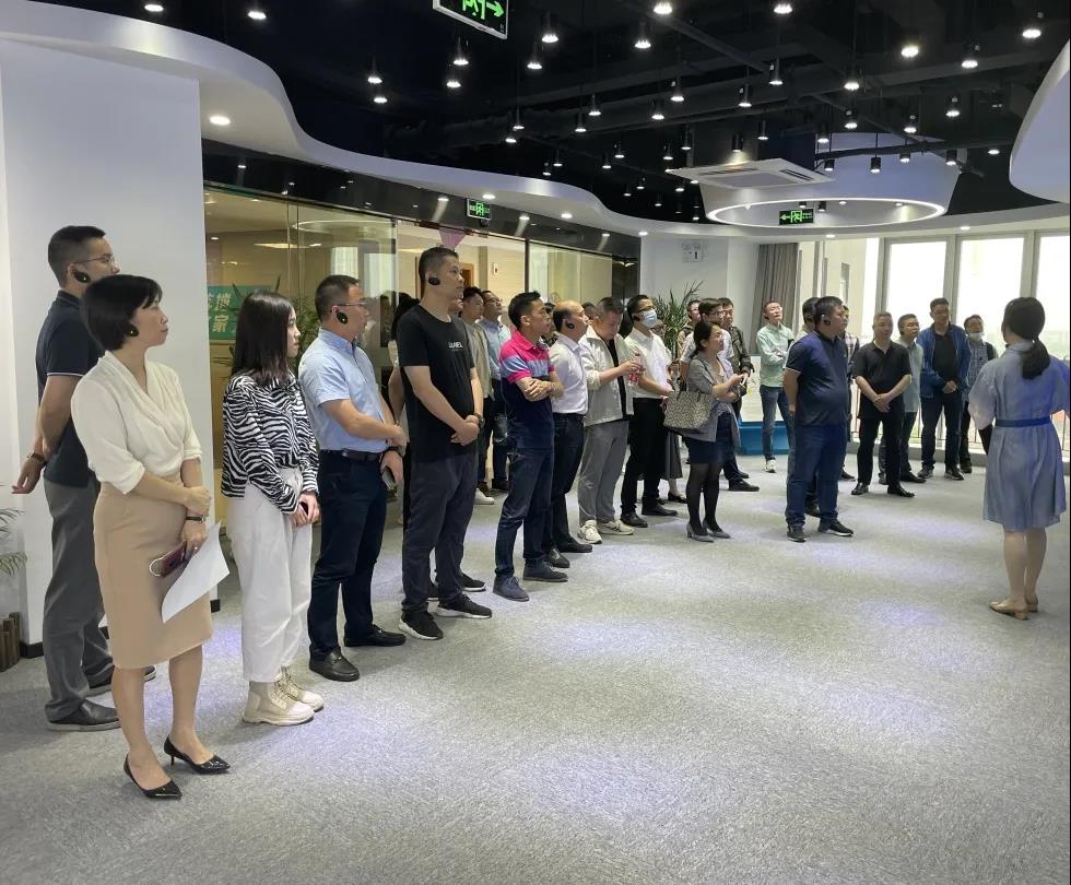 助推數(shù)字化小鎮(zhèn)建設：浙江省各地領導干部考察團蒞臨健培科技