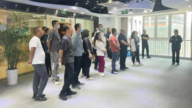 新疆阿克蘇地區(qū)發(fā)改委、工信局等領(lǐng)導(dǎo)一行蒞臨健培科技考察調(diào)研