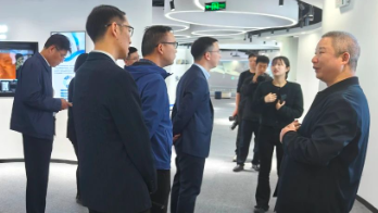 蕭山區(qū)副區(qū)長(zhǎng)、公安分局局長(zhǎng)張亮一行赴健培科技開(kāi)展“助企服務(wù)”活動(dòng)